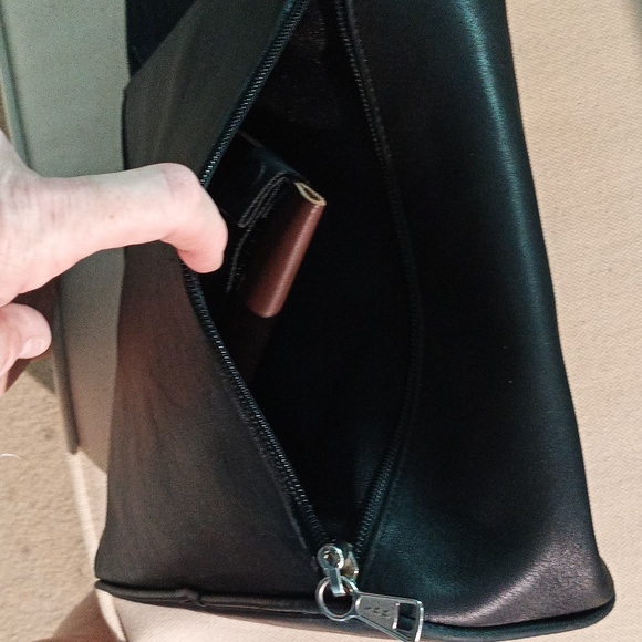 Vintage Black unisex Coronado Black Leather Concealed Weapon Crossbody Bag - Picture 2 of 11